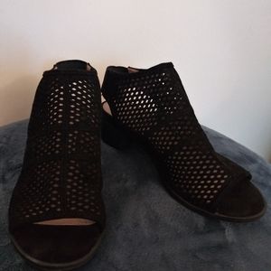 American Eagle sandals